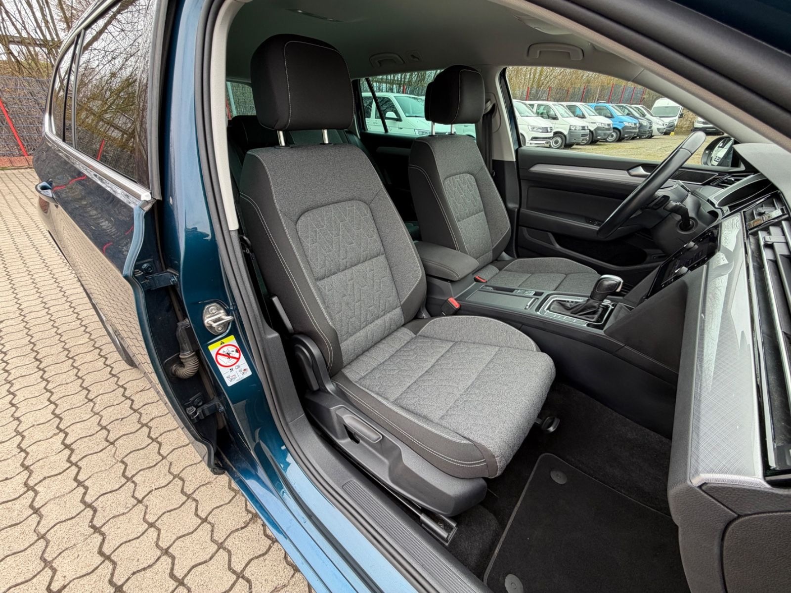 Volkswagen Passat Variant 2.0 TSI DSG *190 PS *NAVI *LED foto 18