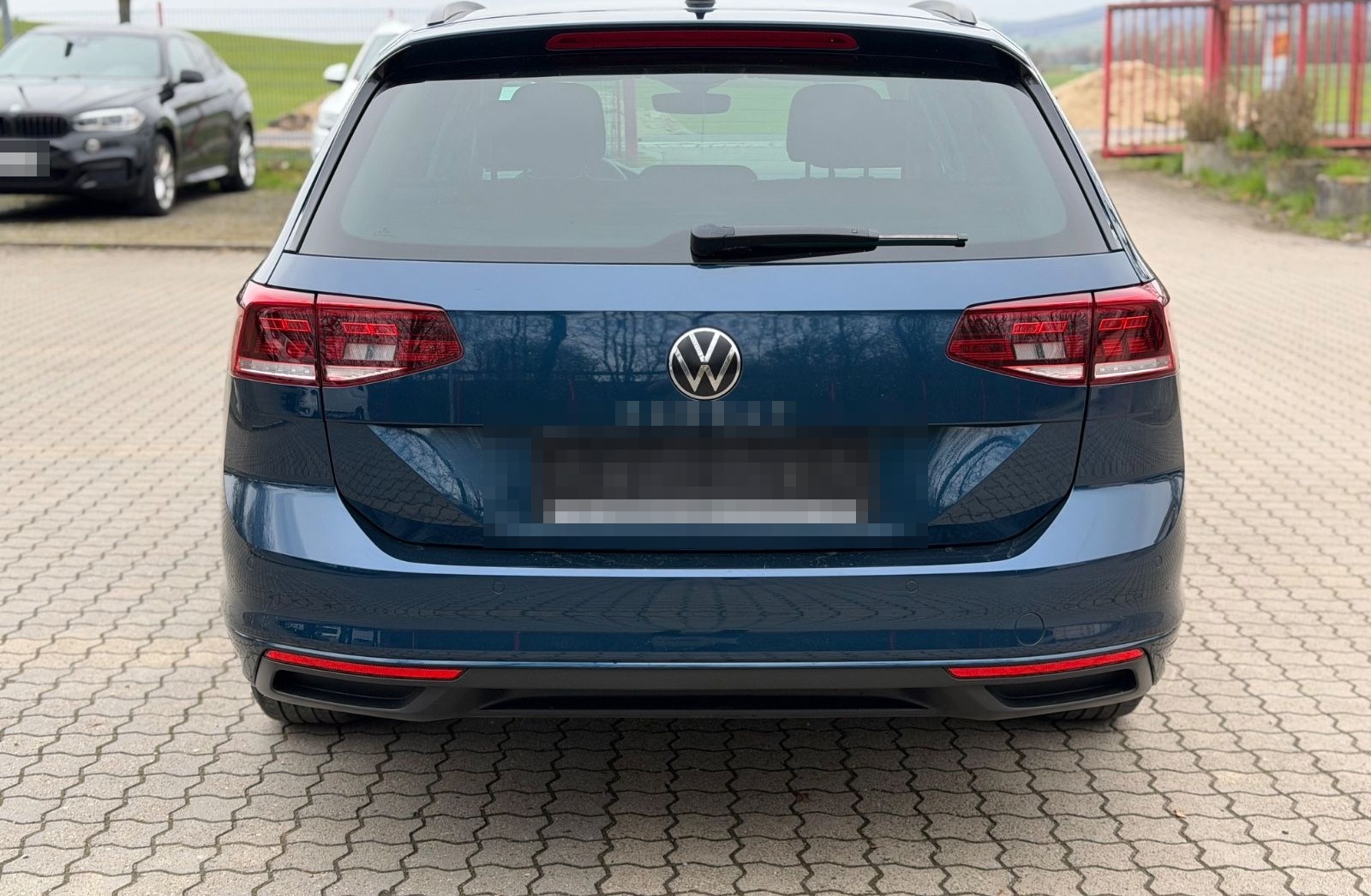 Volkswagen Passat Variant 2.0 TSI DSG *190 PS *NAVI *LED foto 6