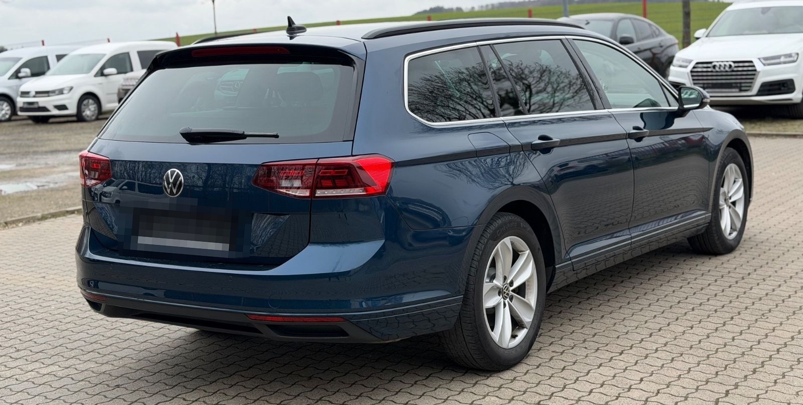 Volkswagen Passat Variant 2.0 TSI DSG *190 PS *NAVI *LED foto 7