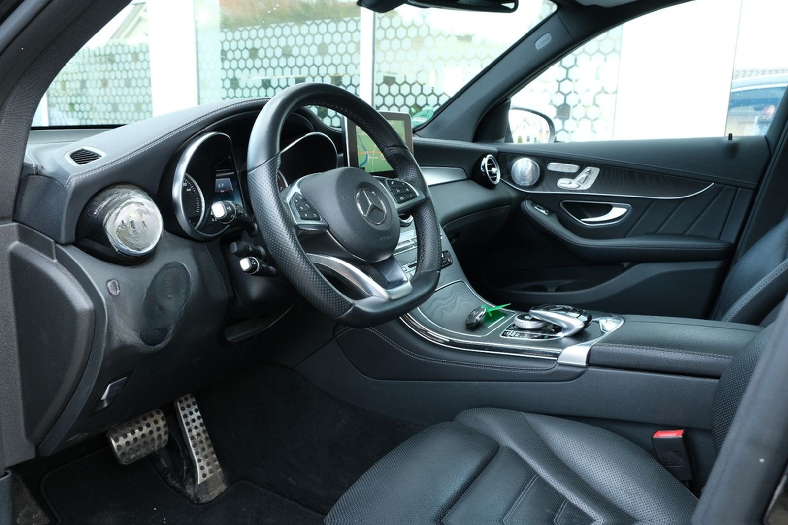 Mercedes-Benz GLC 250 Autom. 4MATIC "AMG"LED"PANO"ACC" foto 14