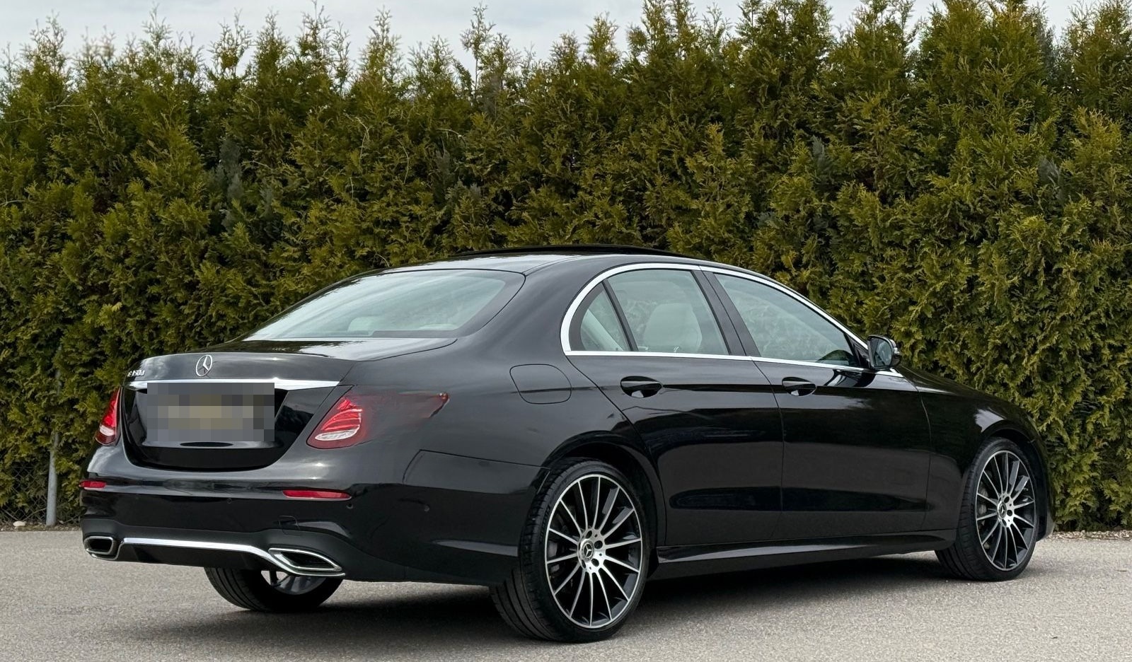 Mercedes-Benz E 350d Limousine*1.HAND*AMG LINE*PANO*LED* foto 12