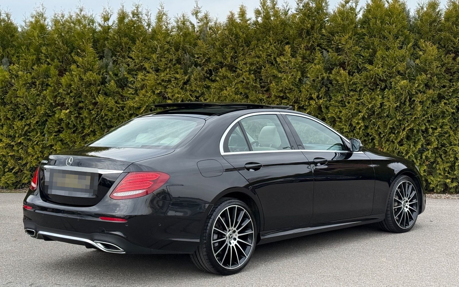 Mercedes-Benz E 350d Limousine*1.HAND*AMG LINE*PANO*LED* foto 22