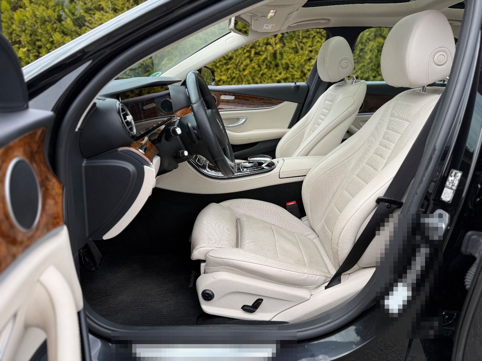 Mercedes-Benz E 350d Limousine*1.HAND*AMG LINE*PANO*LED* foto 25