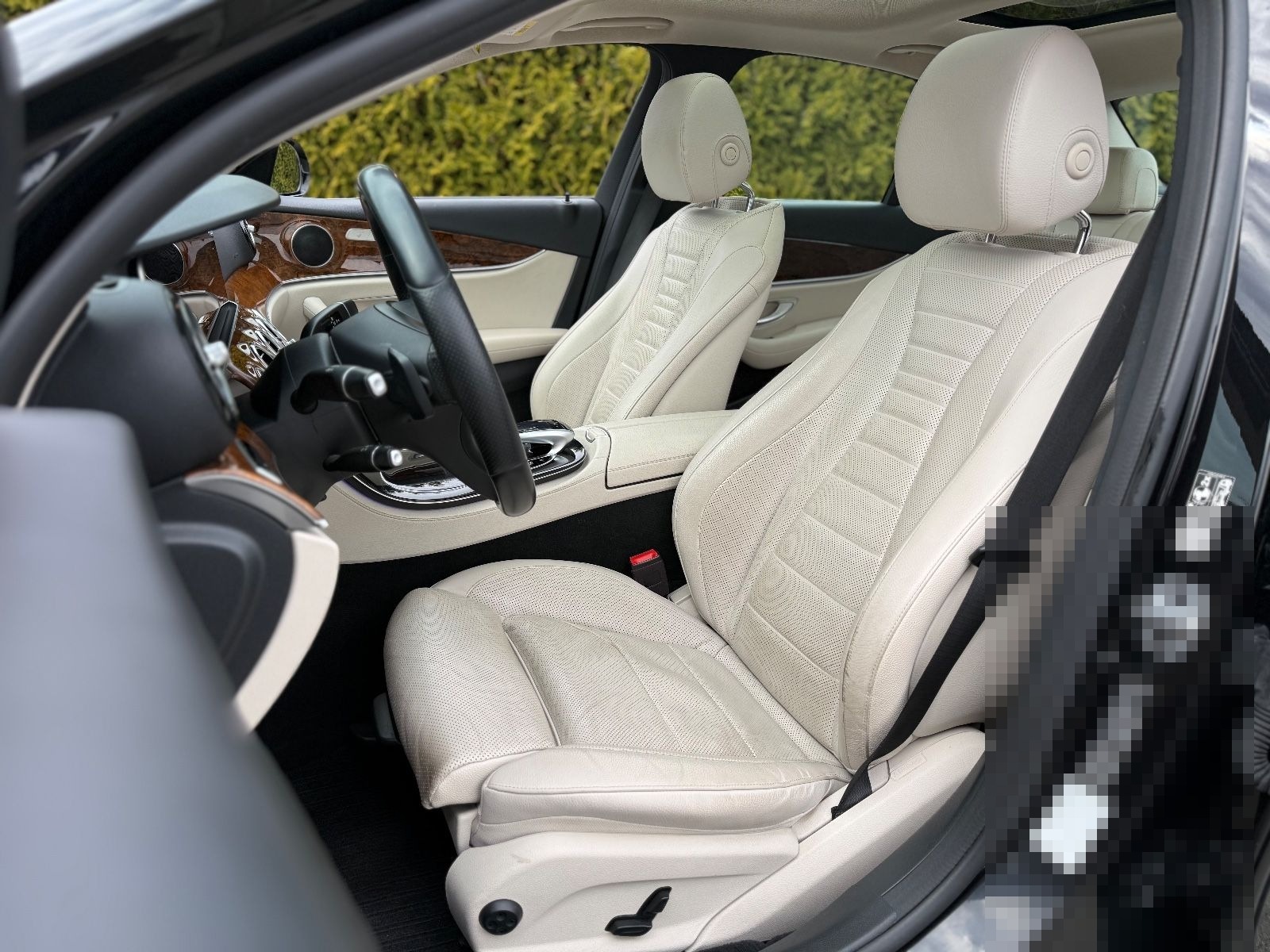 Mercedes-Benz E 350d Limousine*1.HAND*AMG LINE*PANO*LED* foto 26