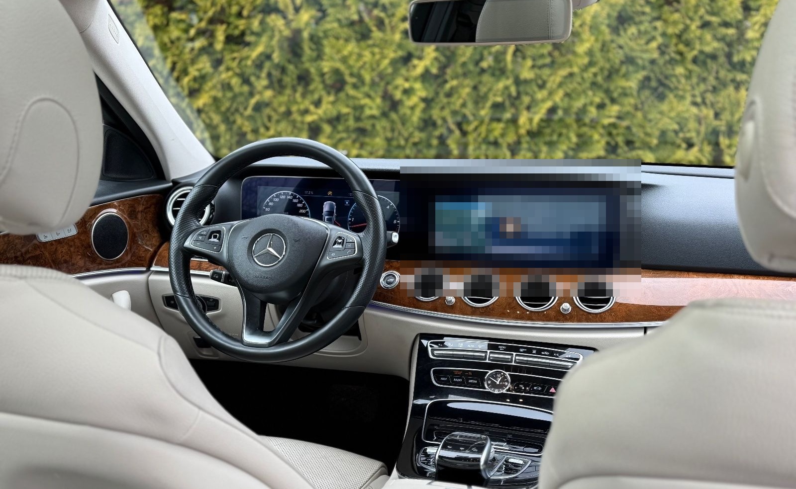 Mercedes-Benz E 350d Limousine*1.HAND*AMG LINE*PANO*LED* foto 31