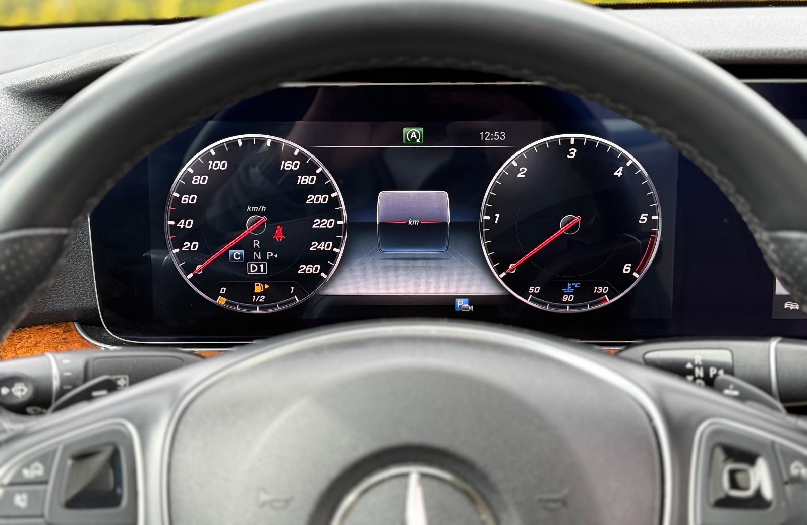Mercedes-Benz E 350d Limousine*1.HAND*AMG LINE*PANO*LED* foto 35