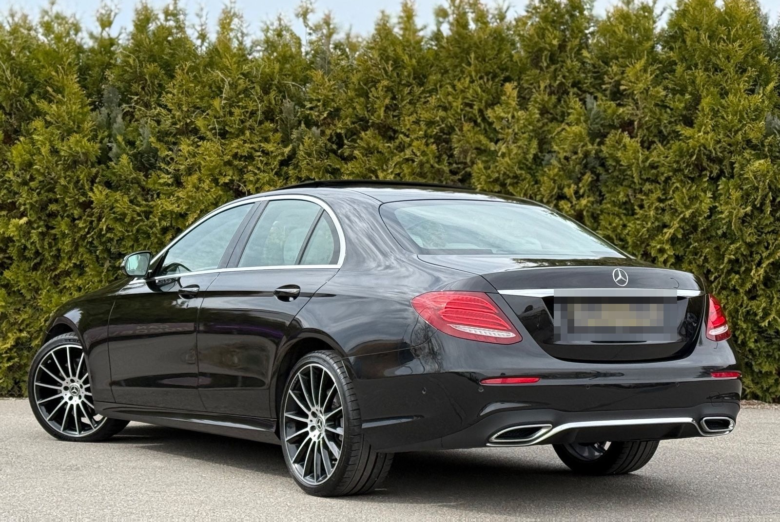 Mercedes-Benz E 350d Limousine*1.HAND*AMG LINE*PANO*LED* foto 8