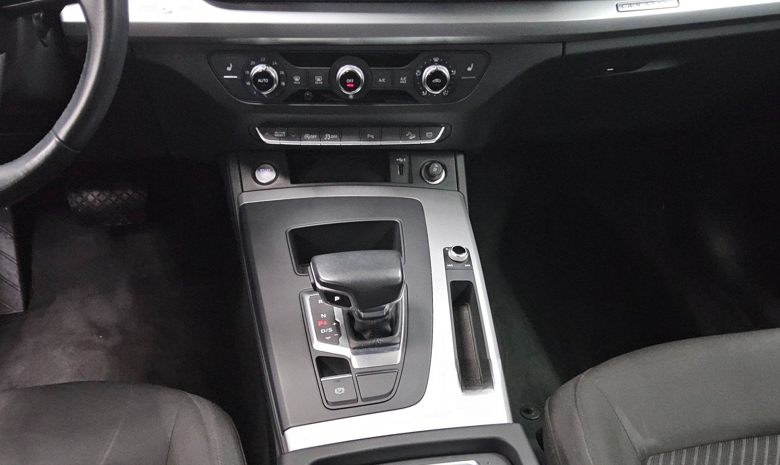 Audi Q5 40 TDI Qu. Navi vc+ LED AHK PDC Shz foto 6