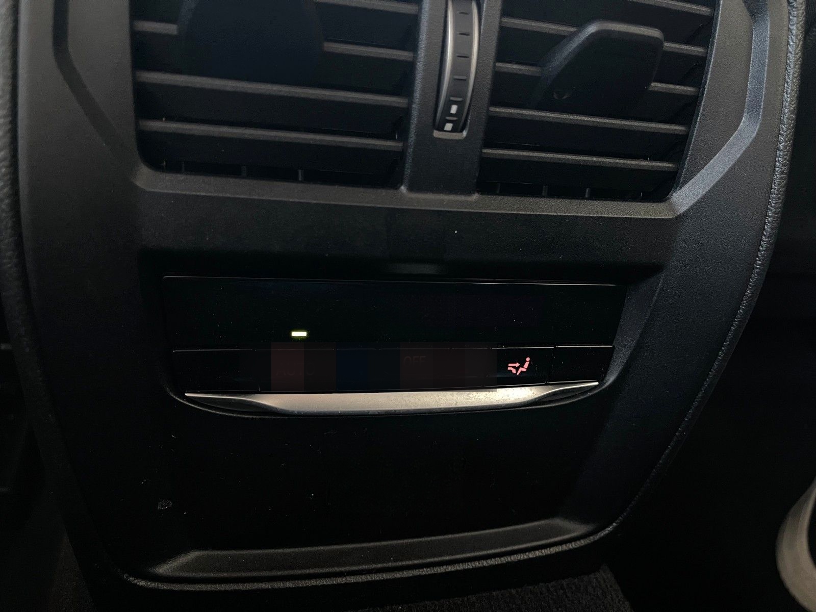 BMW 318i Touring Aut. Neues Model Unfallfrei foto 18