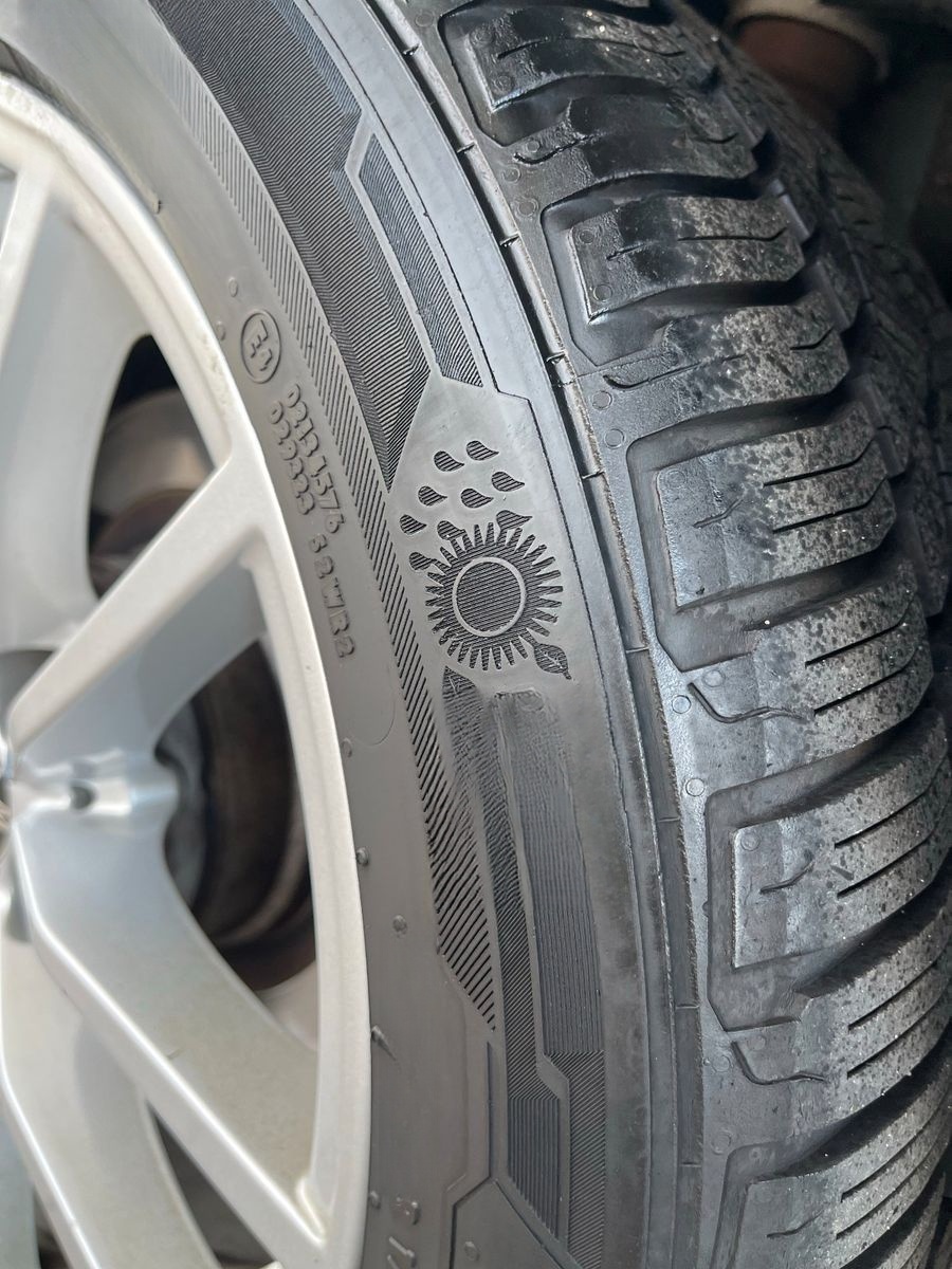 BMW 318i Touring Aut. Neues Model Unfallfrei foto 22