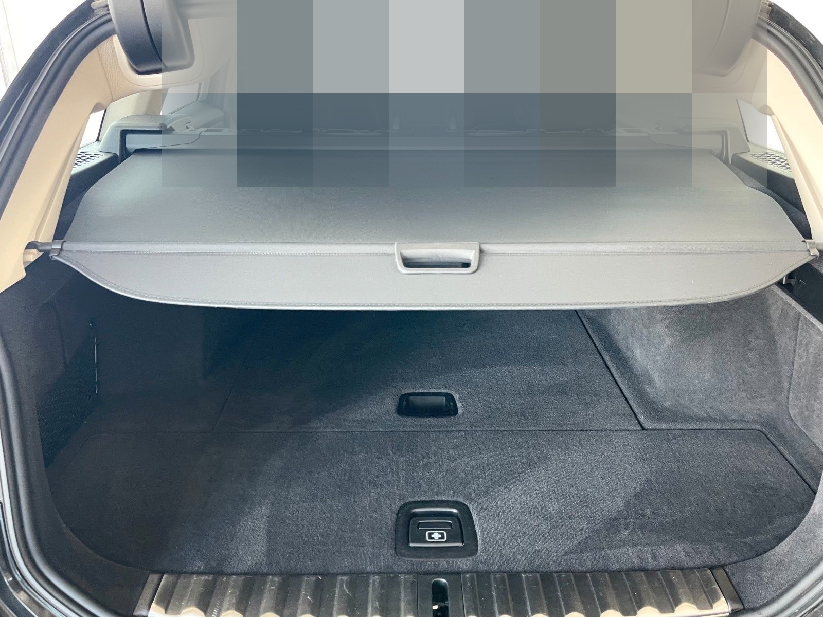 BMW 318i Touring Aut. Neues Model Unfallfrei foto 8