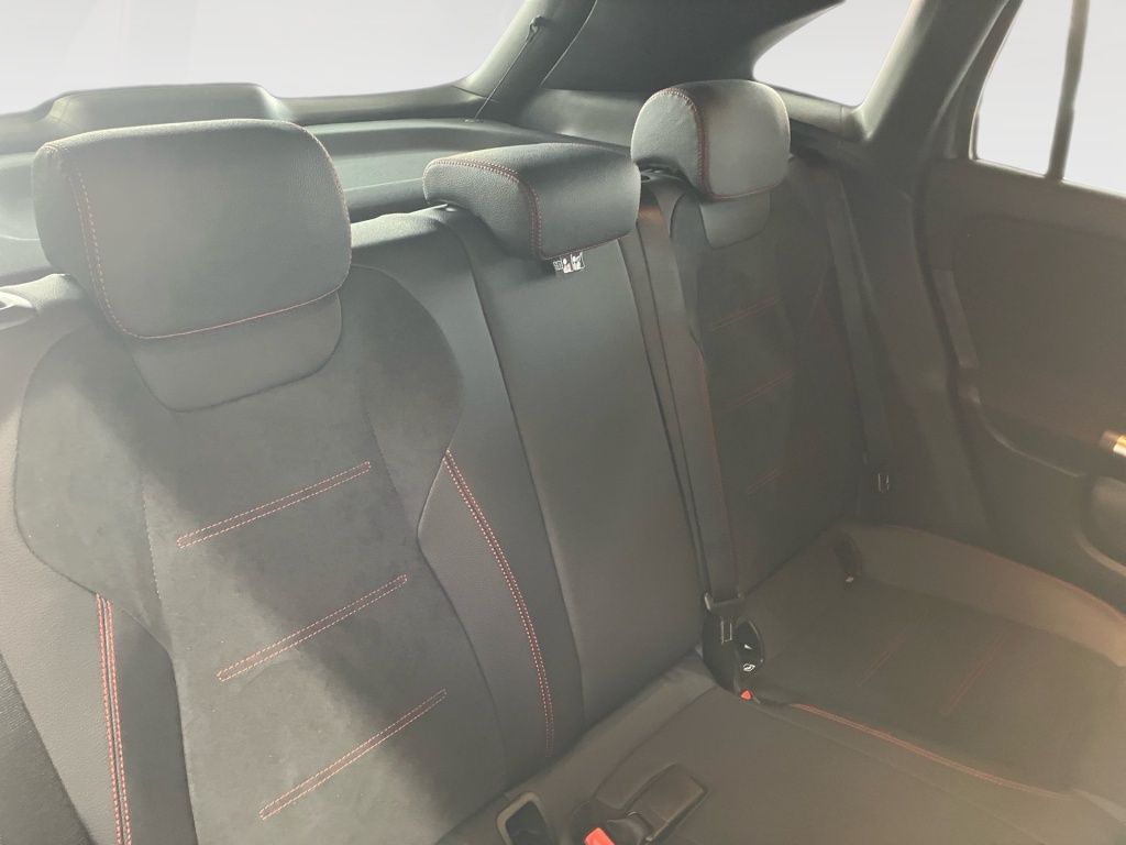Mercedes-Benz GLA 180 EDITION AMG-Line+AHK+DISTR+KEYLESS+360°K foto 9