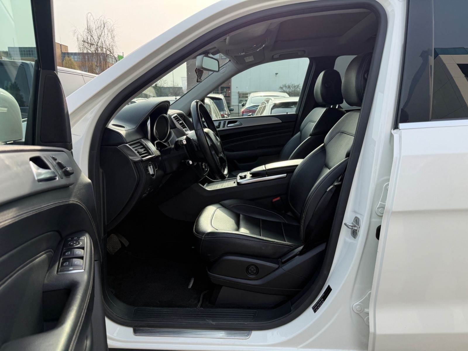 Mercedes-Benz ML 350 CDI BlueT/AMG/Xenon/Kamera/Leder/Panor foto 11