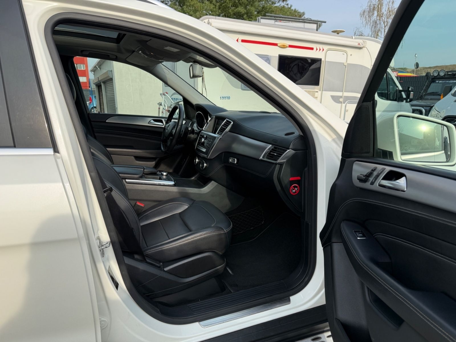 Mercedes-Benz ML 350 CDI BlueT/AMG/Xenon/Kamera/Leder/Panor foto 23