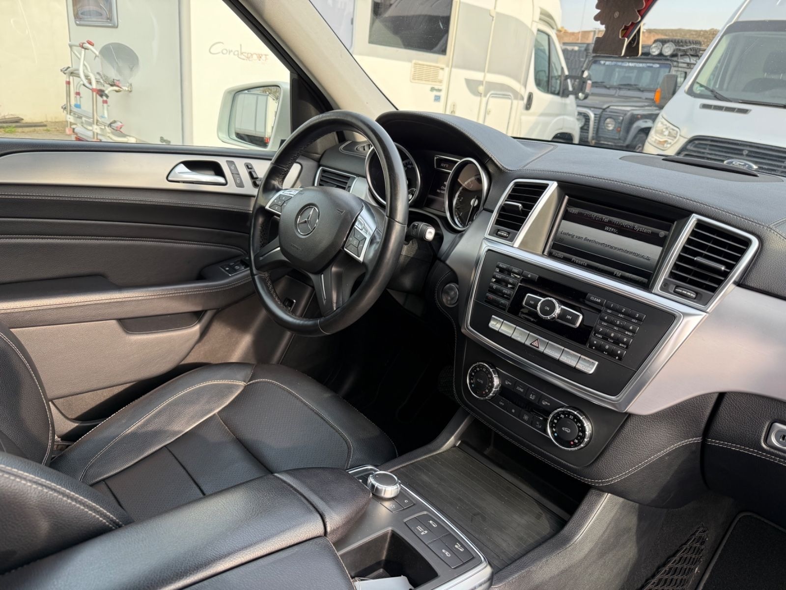 Mercedes-Benz ML 350 CDI BlueT/AMG/Xenon/Kamera/Leder/Panor foto 24