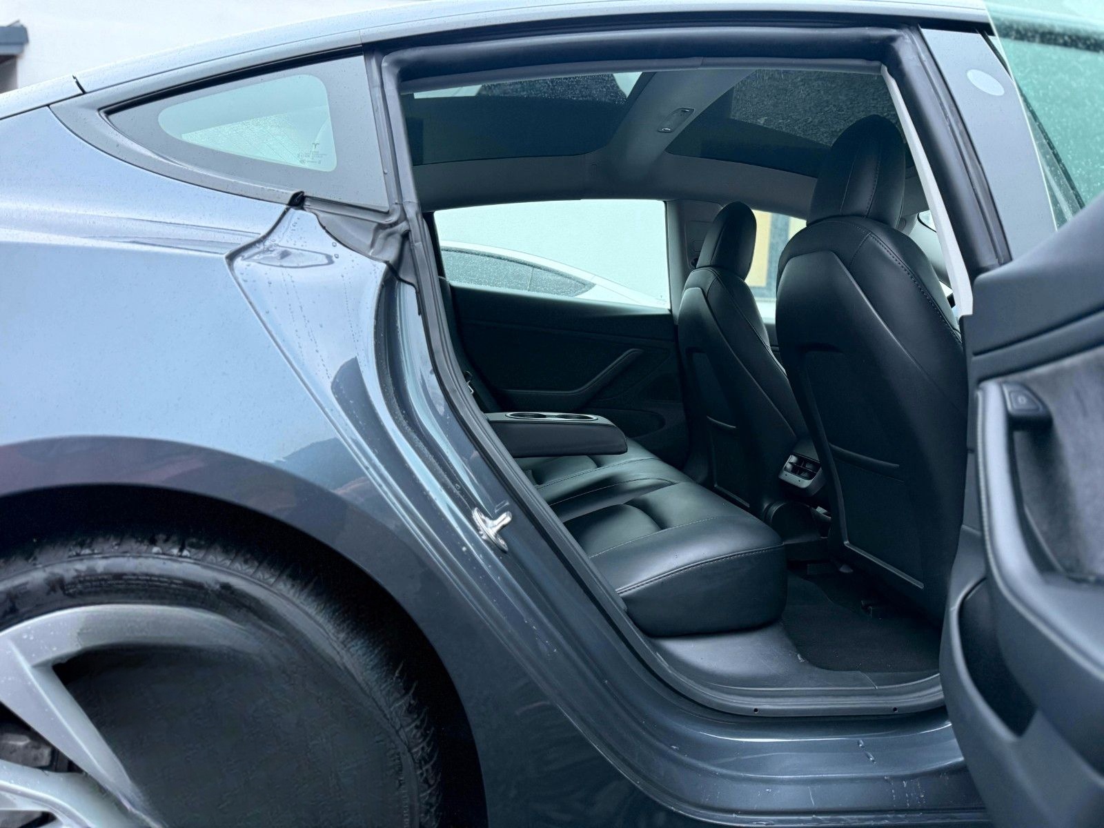 Tesla Model 3 Mod. 2021 Long Range Facelift Sportpaket foto 14