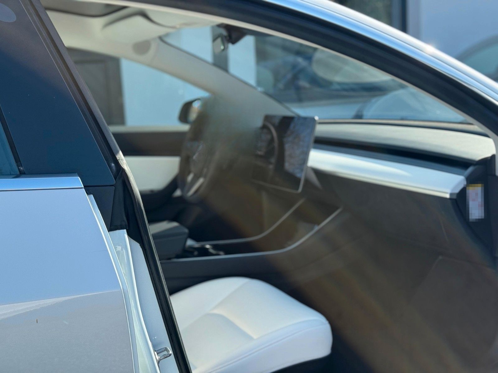 Tesla Model 3 Long Range Dual White-Interior Anhängerk foto 12