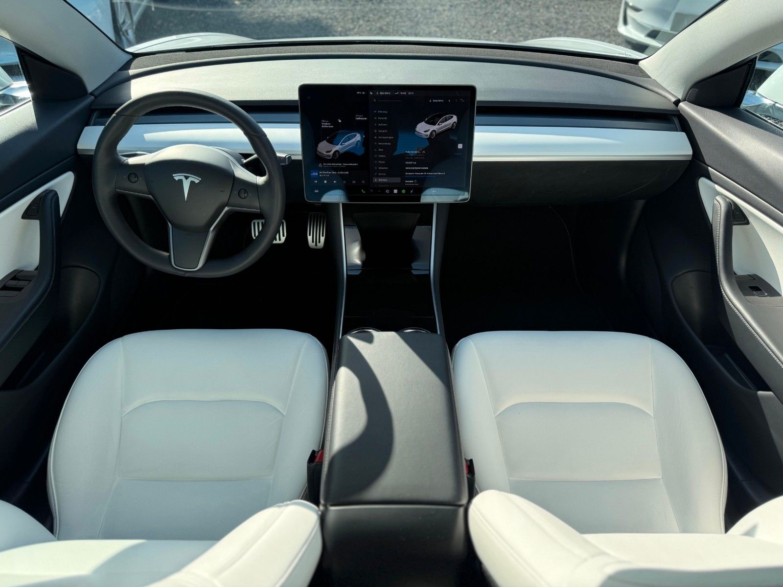 Tesla Model 3 Long Range Dual White-Interior Anhängerk foto 14