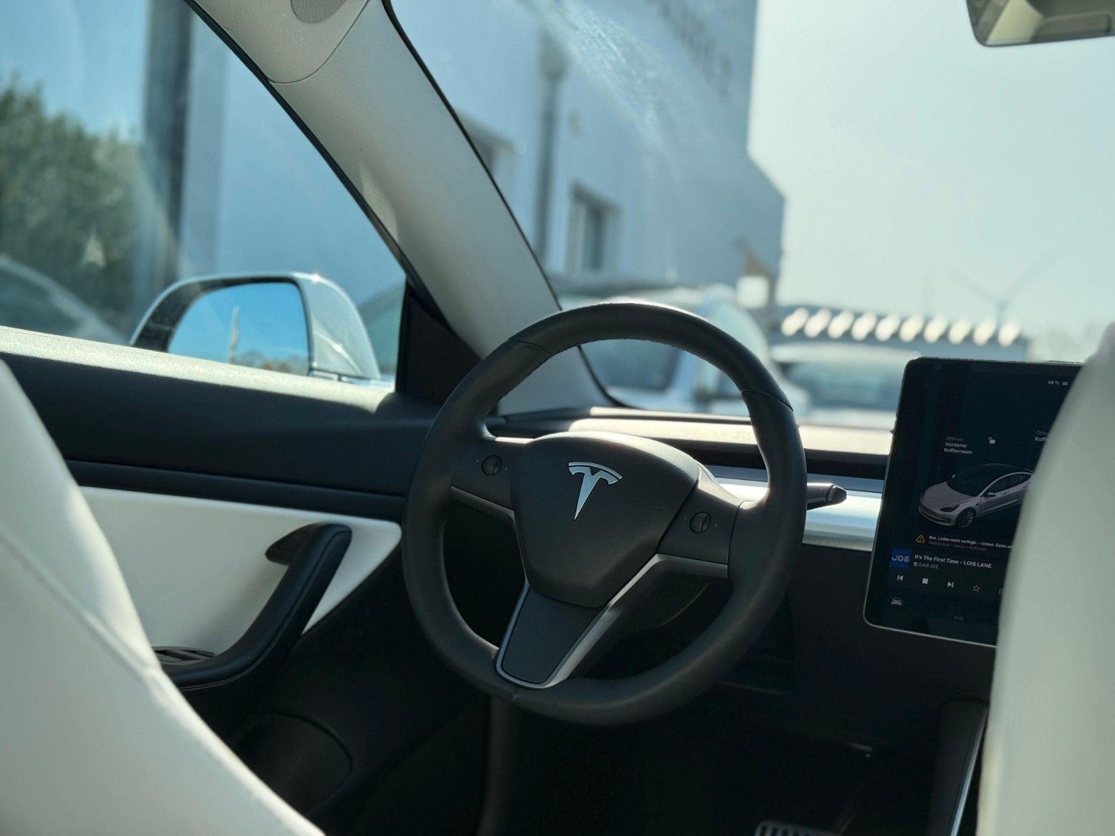 Tesla Model 3 Long Range Dual White-Interior Anhängerk foto 16