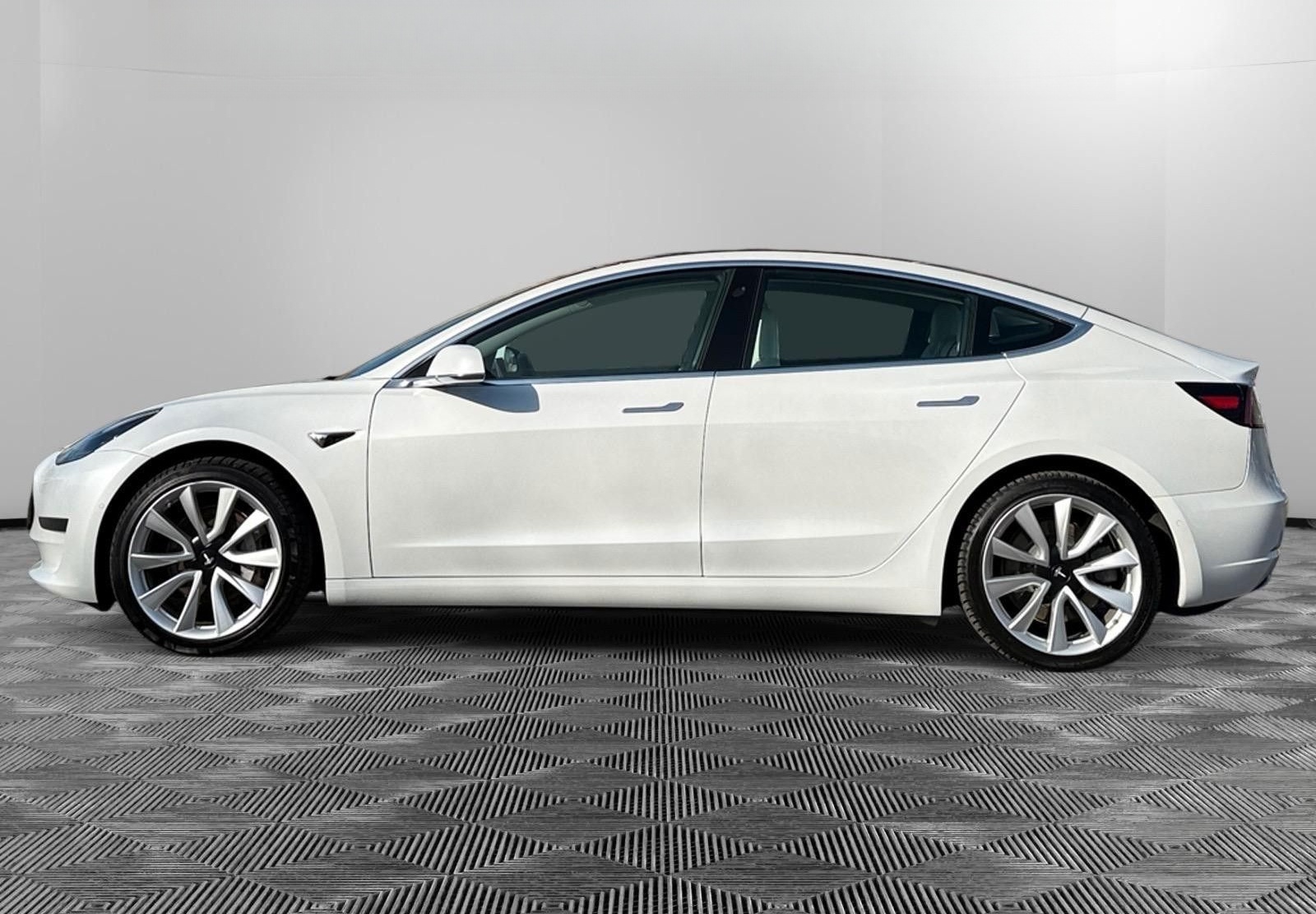 Tesla Model 3 Long Range Dual White-Interior Anhängerk foto 4