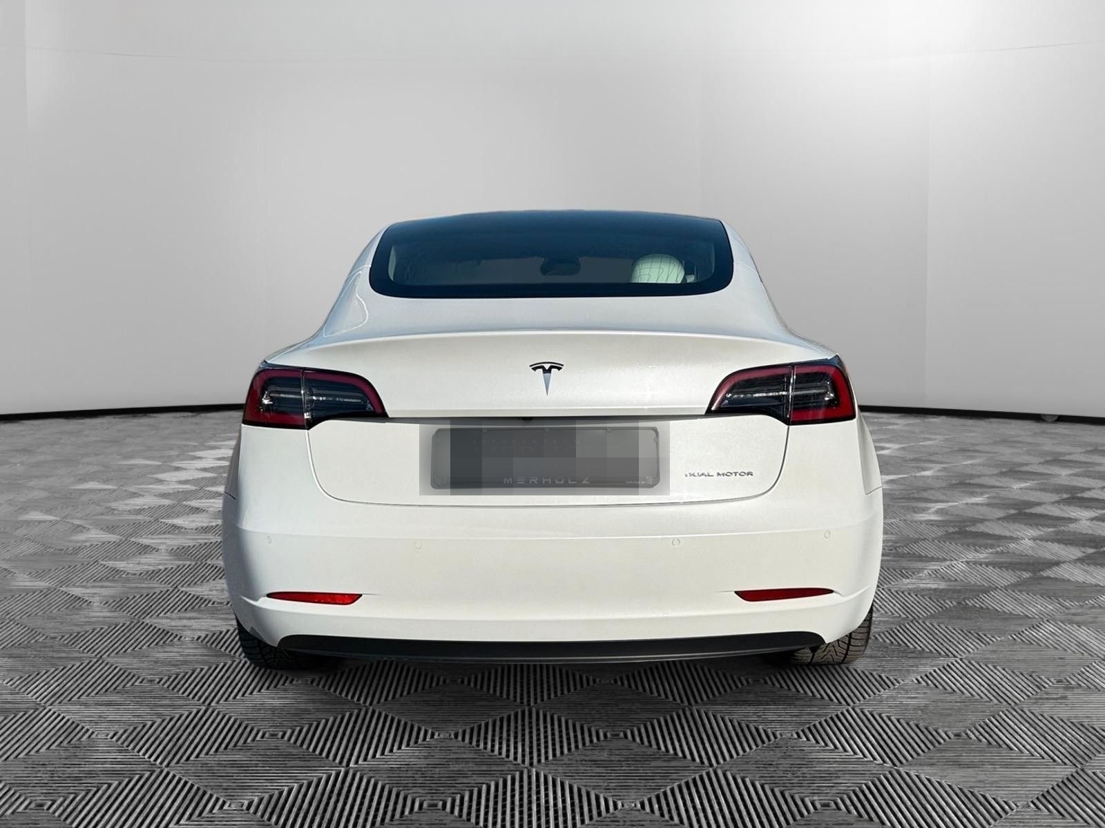 Tesla Model 3 Long Range Dual White-Interior Anhängerk foto 5