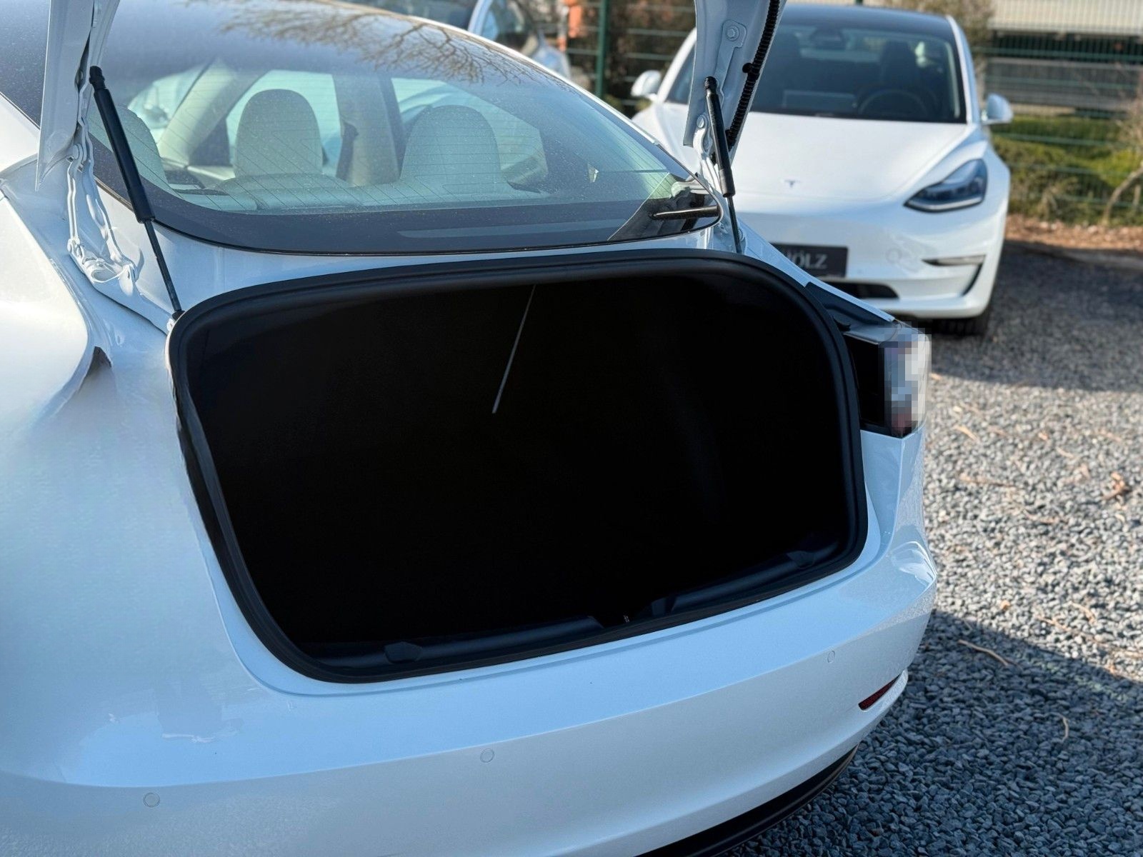 Tesla Model 3 Long Range Dual White-Interior Anhängerk foto 10