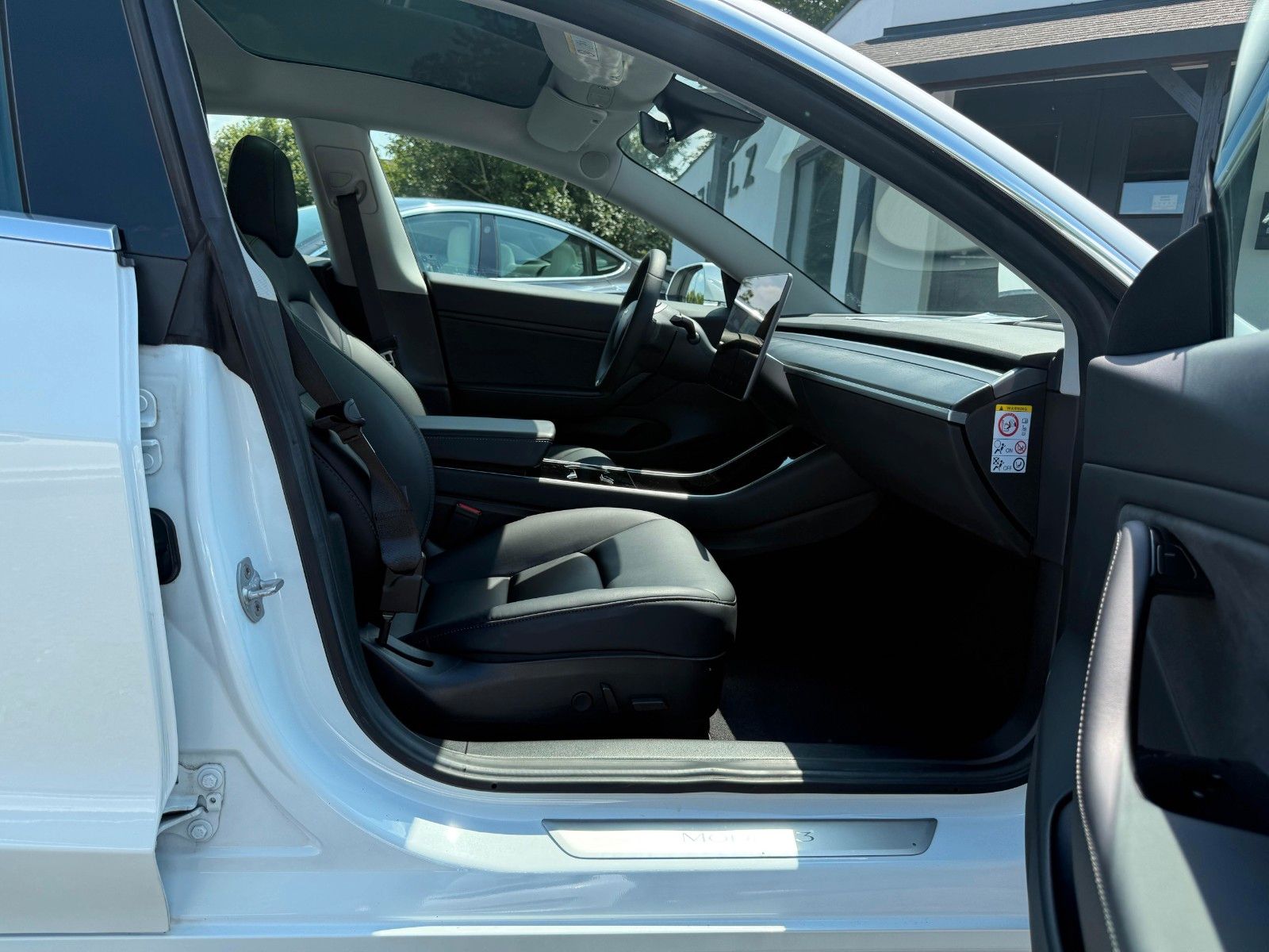 Tesla Model 3 Standard Range Plus Premium foto 11