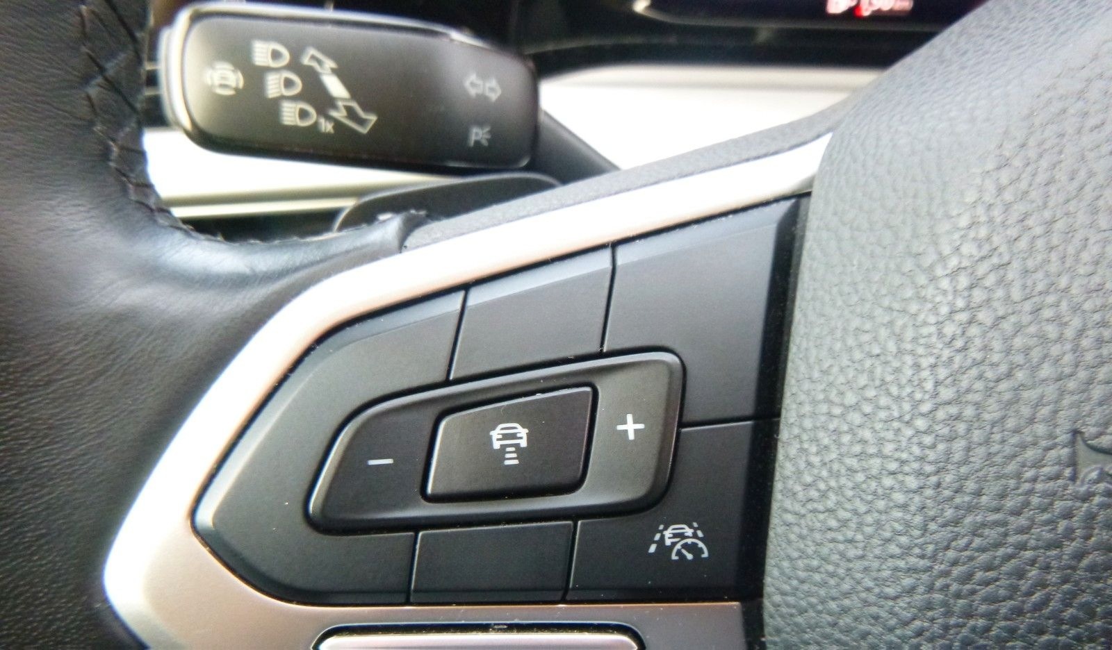 Volkswagen Golf VIII  1,0 eTSI Life >AUT/NAV/LED/KAM/SHZ< foto 18