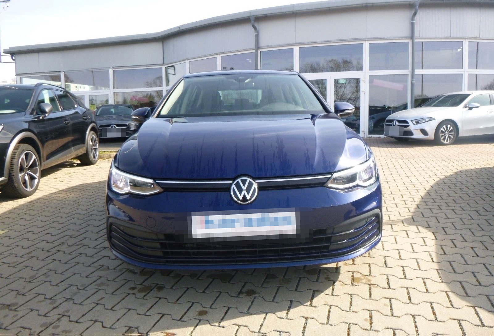 Volkswagen Golf VIII  1,0 eTSI Life >AUT/NAV/LED/KAM/SHZ< foto 3