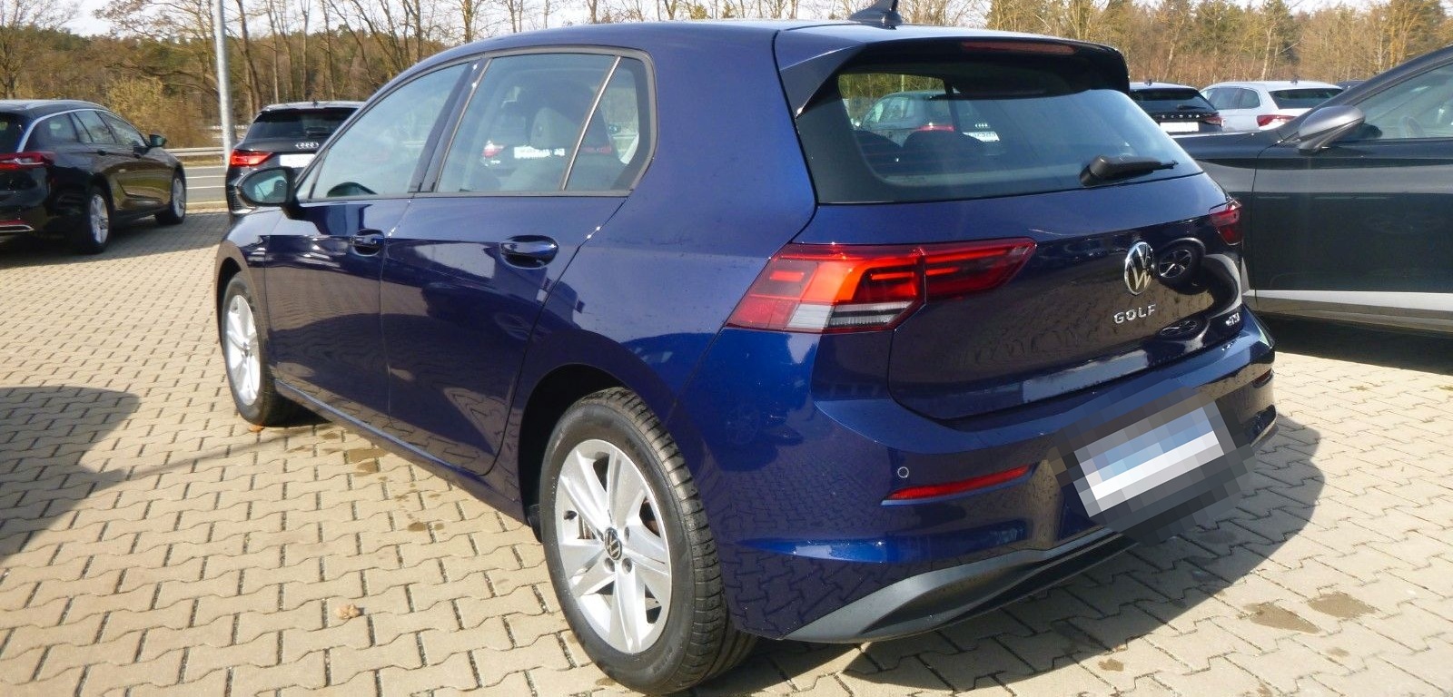 Volkswagen Golf VIII  1,0 eTSI Life >AUT/NAV/LED/KAM/SHZ< foto 4