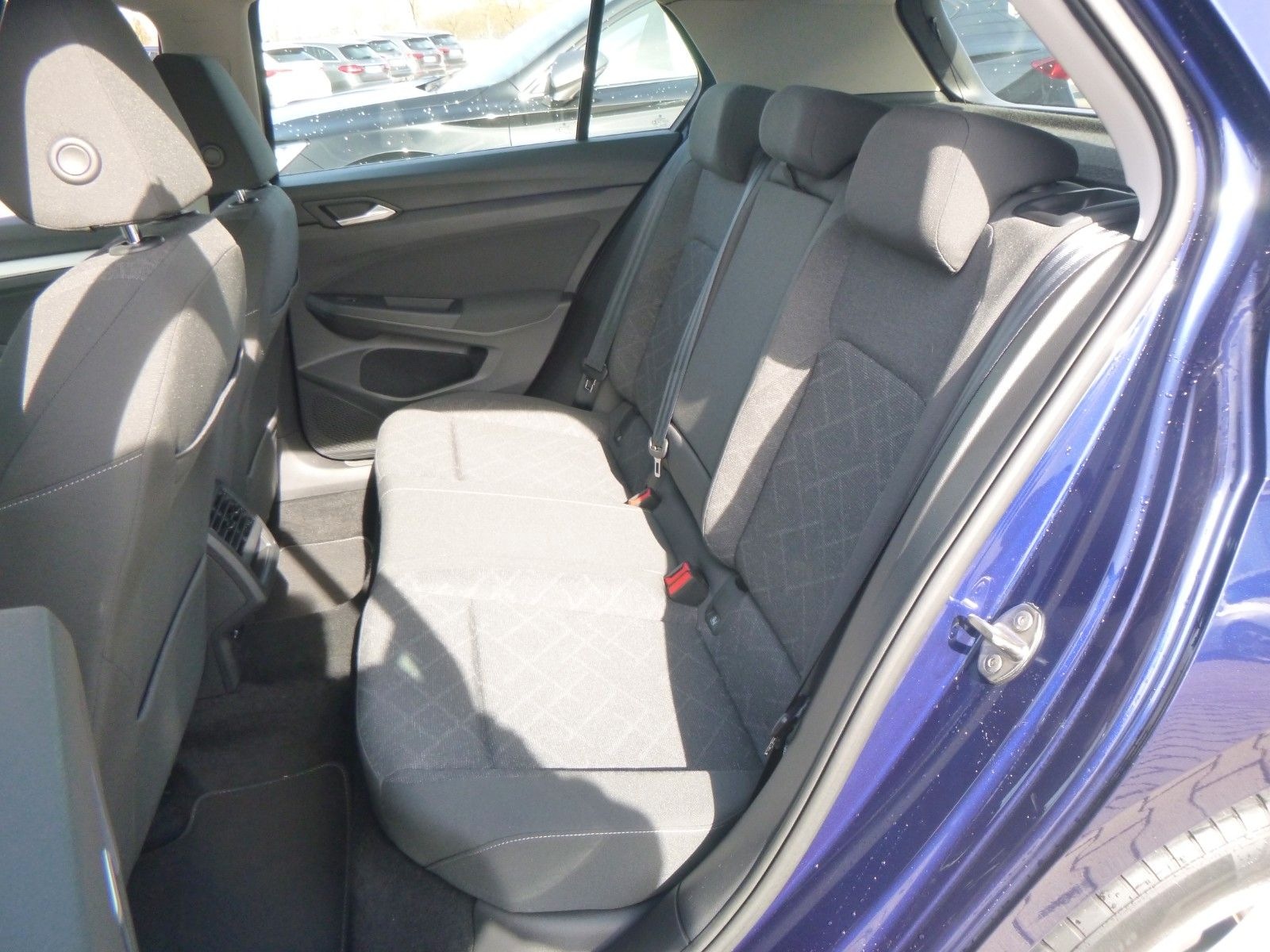 Volkswagen Golf VIII  1,0 eTSI Life >AUT/NAV/LED/KAM/SHZ< foto 10