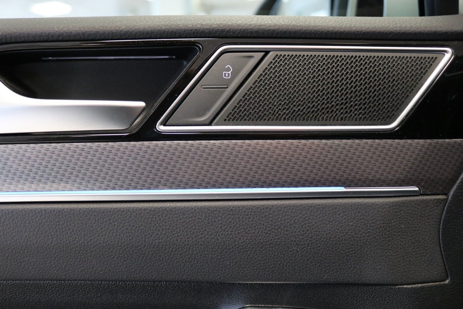 Volkswagen Passat Alltrack DCCHUD Matrix STHZ 360° Pano ACC foto 14