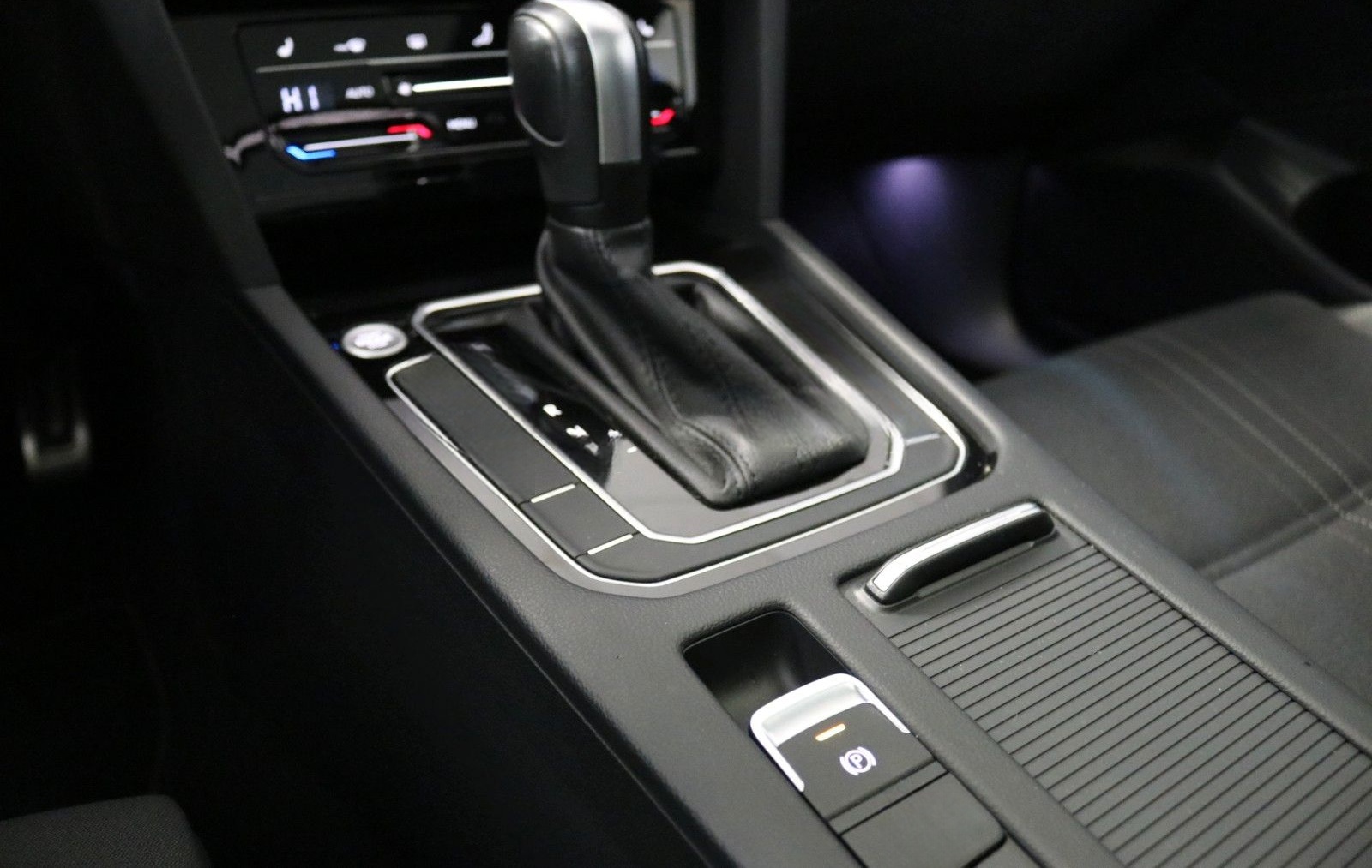 Volkswagen Passat Alltrack DCCHUD Matrix STHZ 360° Pano ACC foto 20