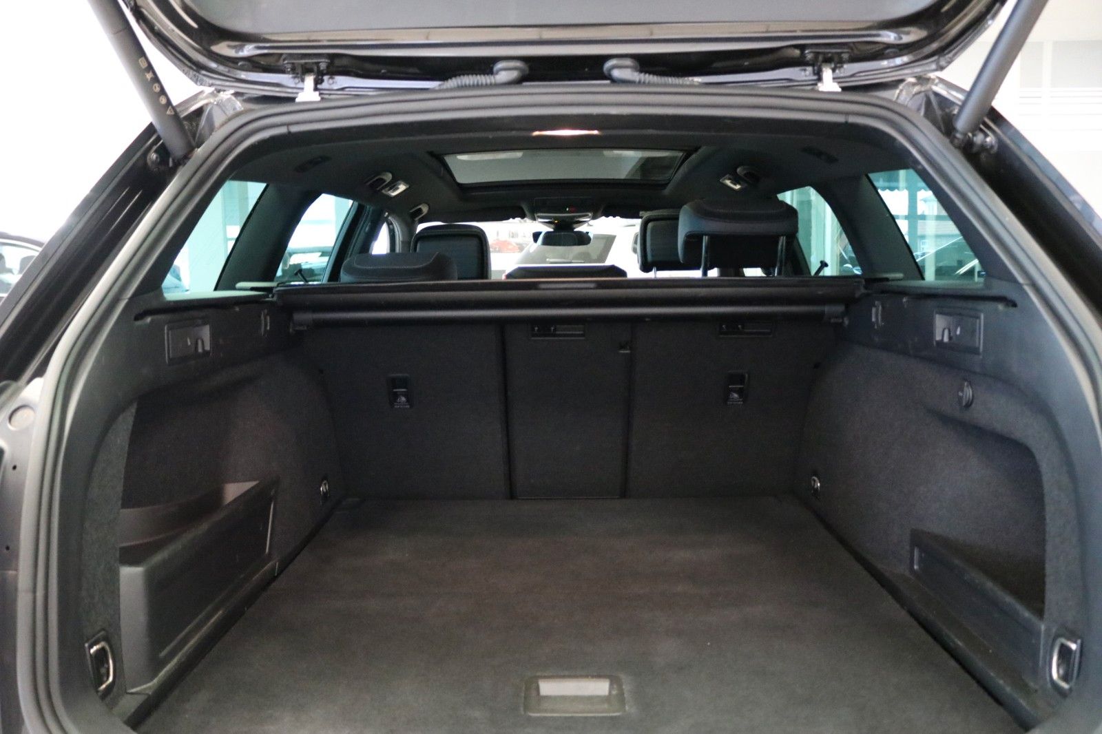 Volkswagen Passat Alltrack DCCHUD Matrix STHZ 360° Pano ACC foto 7