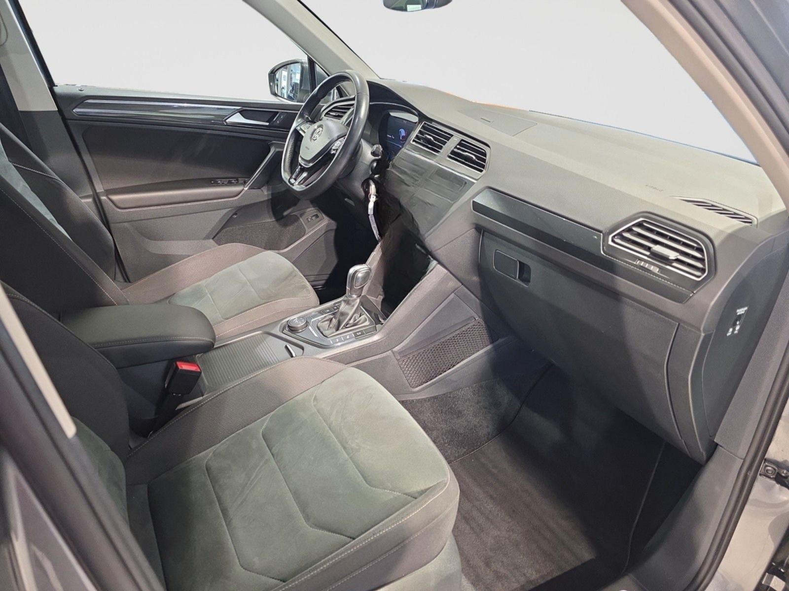 Volkswagen Tiguan 2.0TSI 4M R-LINE AHK ACC DSG PAN LED 2.Hd foto 16