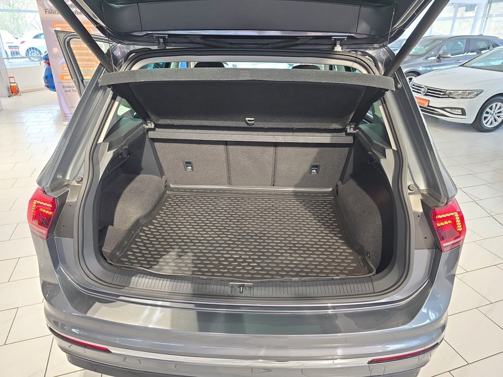 Volkswagen Tiguan 2.0TSI 4M R-LINE AHK ACC DSG PAN LED 2.Hd foto 20