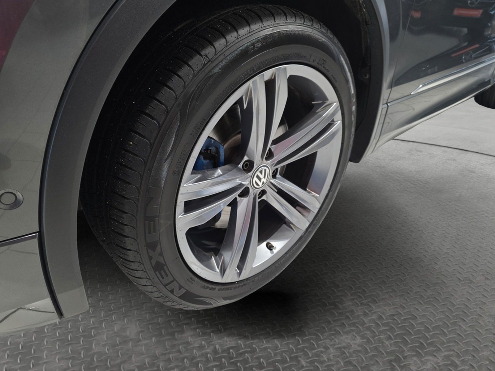 Volkswagen Tiguan 2.0TSI 4M R-LINE AHK ACC DSG PAN LED 2.Hd foto 9