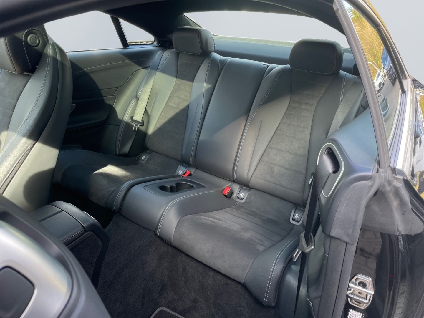 Mercedes-Benz E 200 Coupe 9G AMG Line *HUD*Memory*Burmest*Pano foto 17