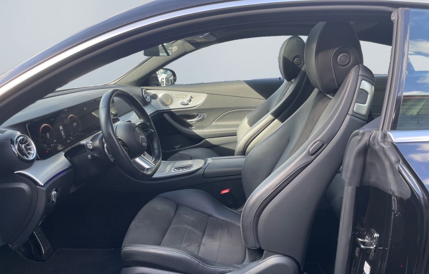 Mercedes-Benz E 200 Coupe 9G AMG Line *HUD*Memory*Burmest*Pano foto 9