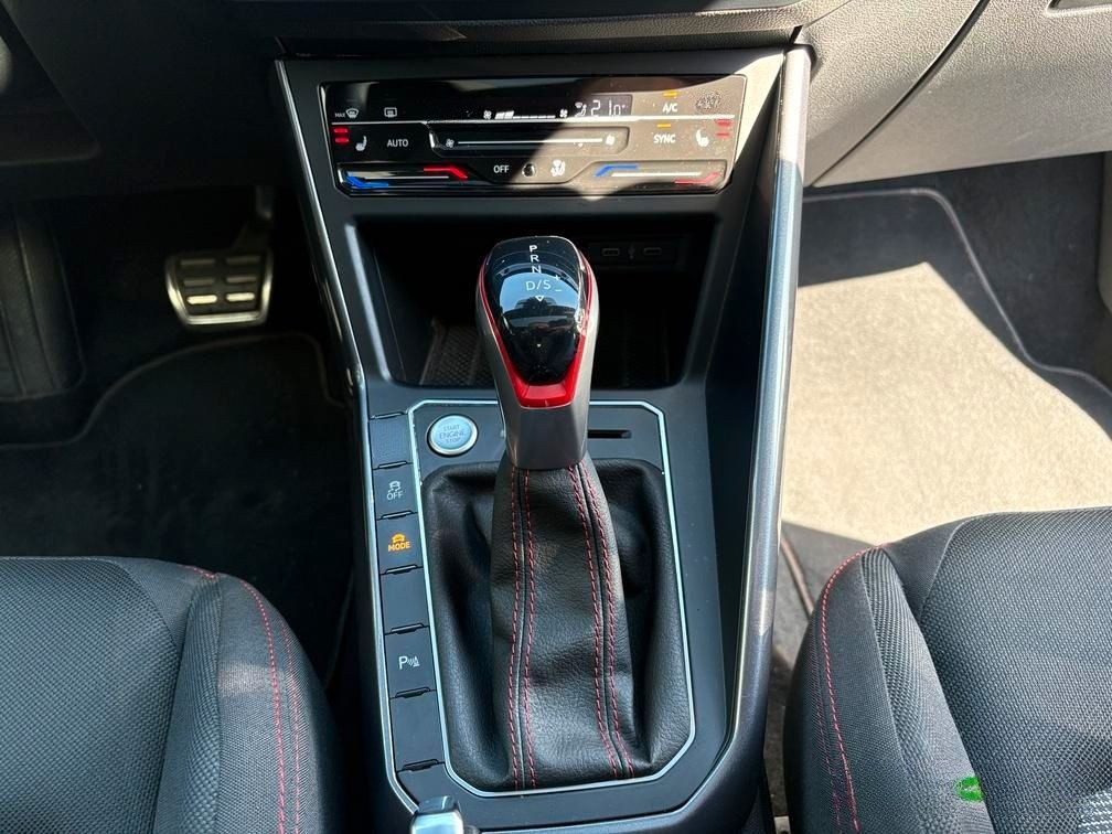 Volkswagen Polo 2.0 TSI GTI MATRIX/CarPlay/KAM/PANO/ACC foto 17