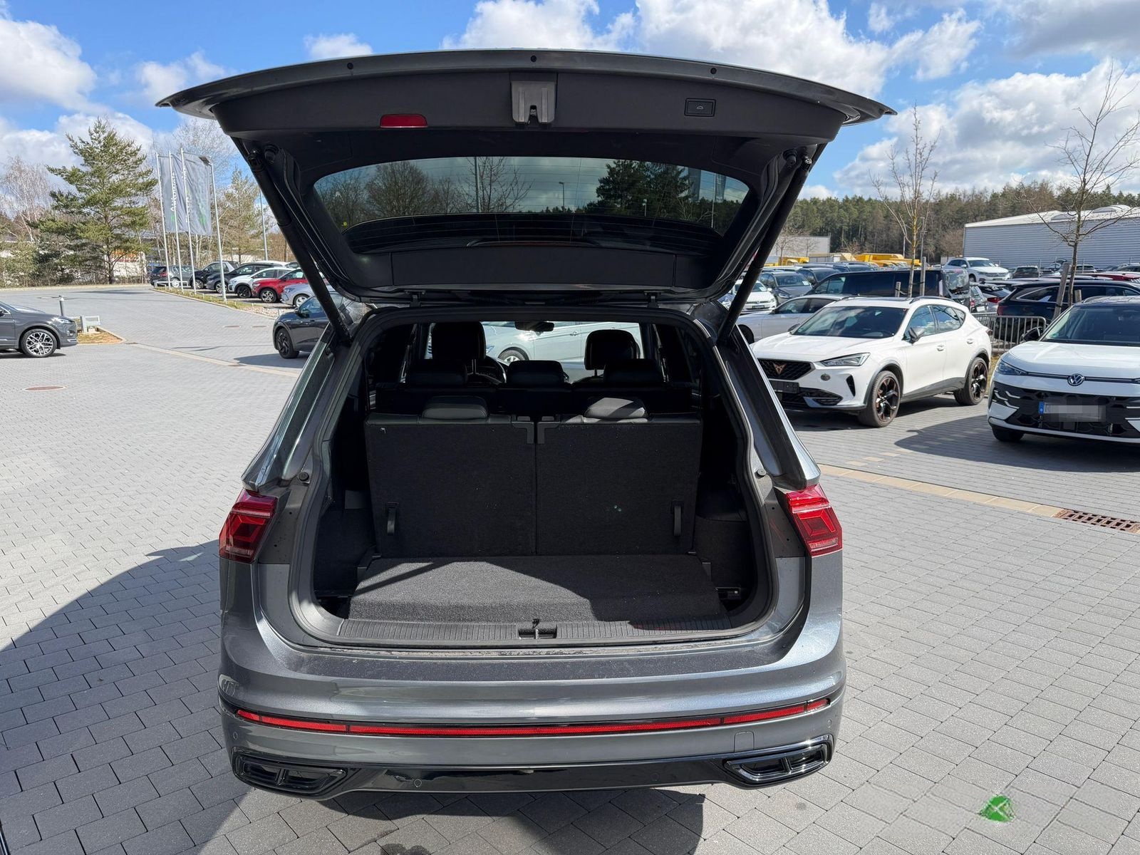 Volkswagen Tiguan Allspace 2.0 TDI 4M.R-Line/NAVI/7 SITZE/L foto 5