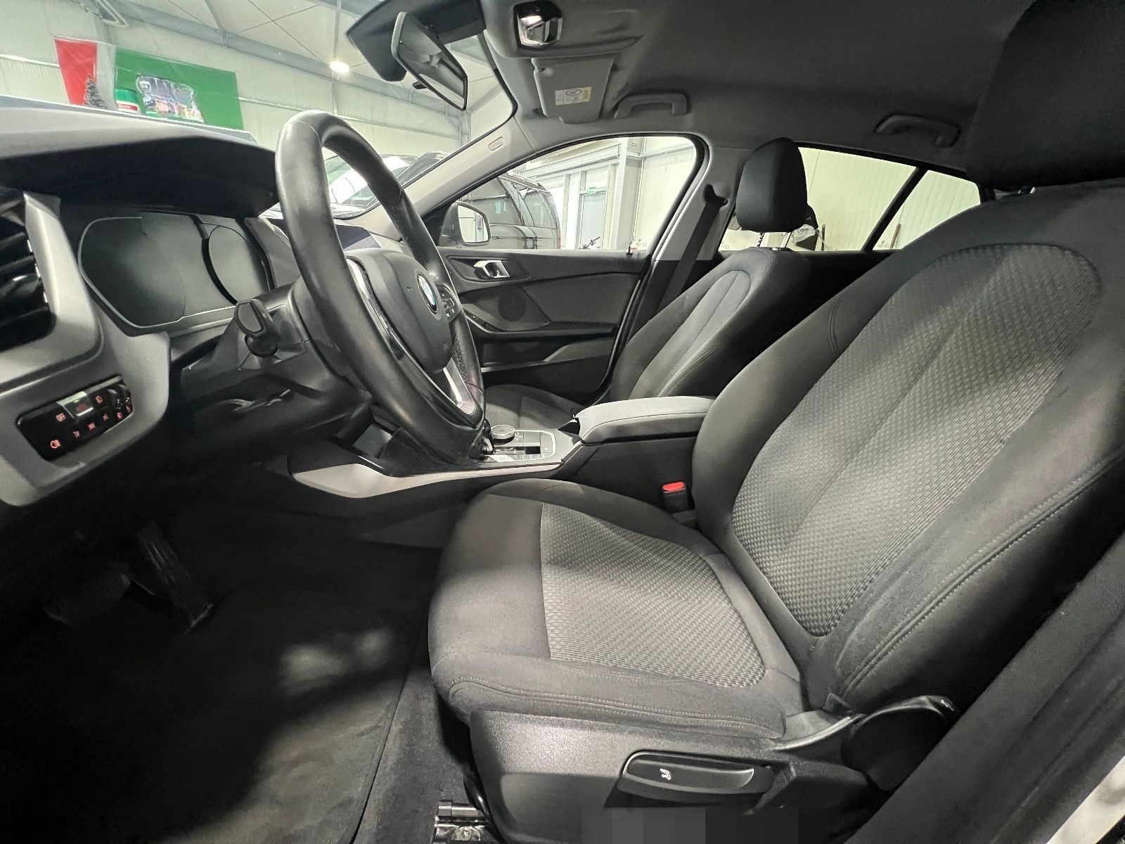 BMW 116d Lim. Automatik **Navi*AHK*SHZ*PDC** foto 13