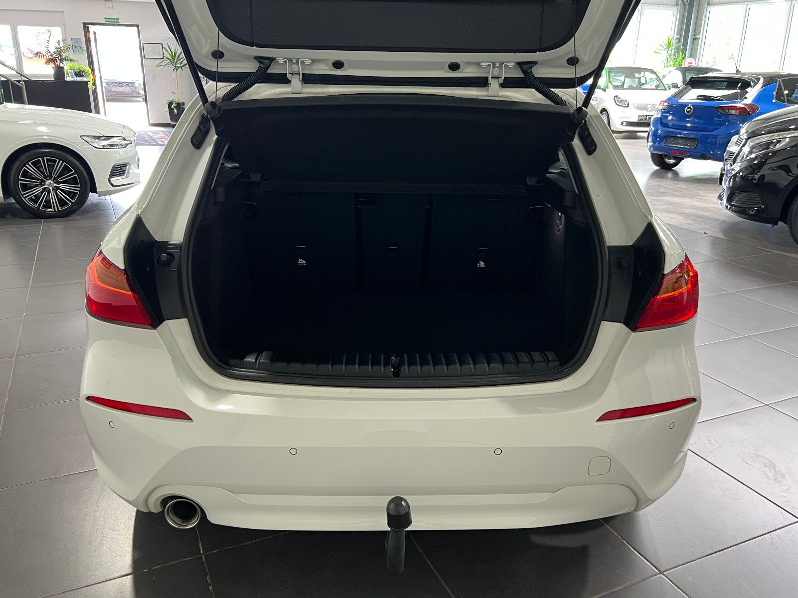 BMW 116d Lim. Automatik **Navi*AHK*SHZ*PDC** foto 5