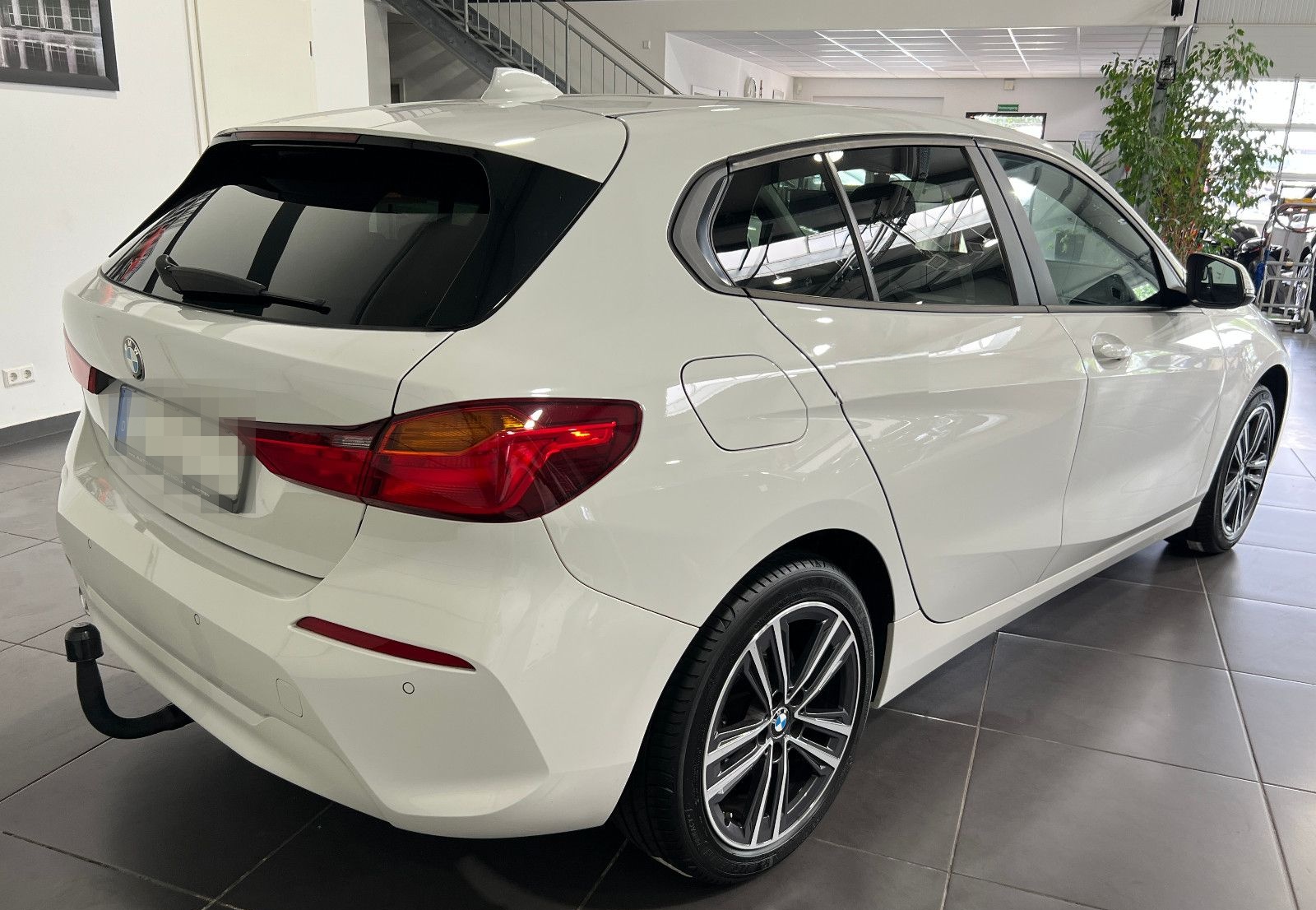 BMW 116d Lim. Automatik **Navi*AHK*SHZ*PDC** foto 6