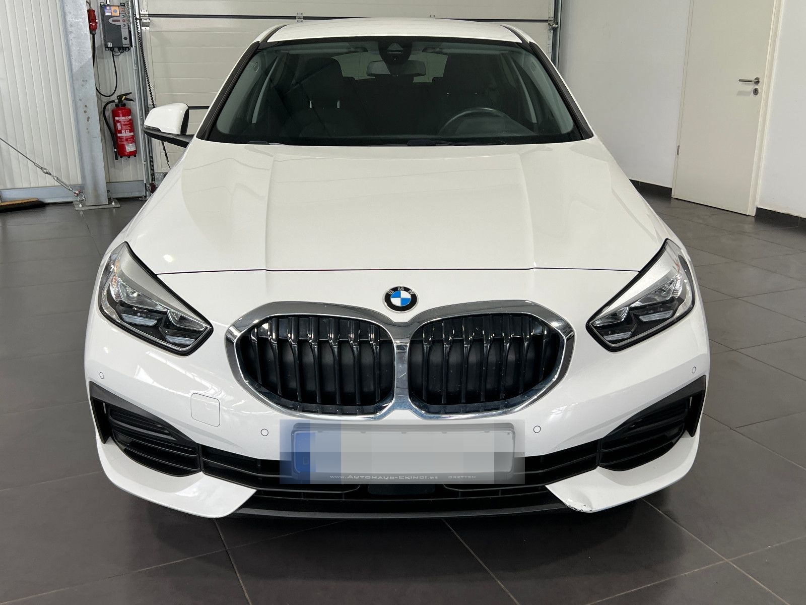 BMW 116d Lim. Automatik **Navi*AHK*SHZ*PDC** foto 9