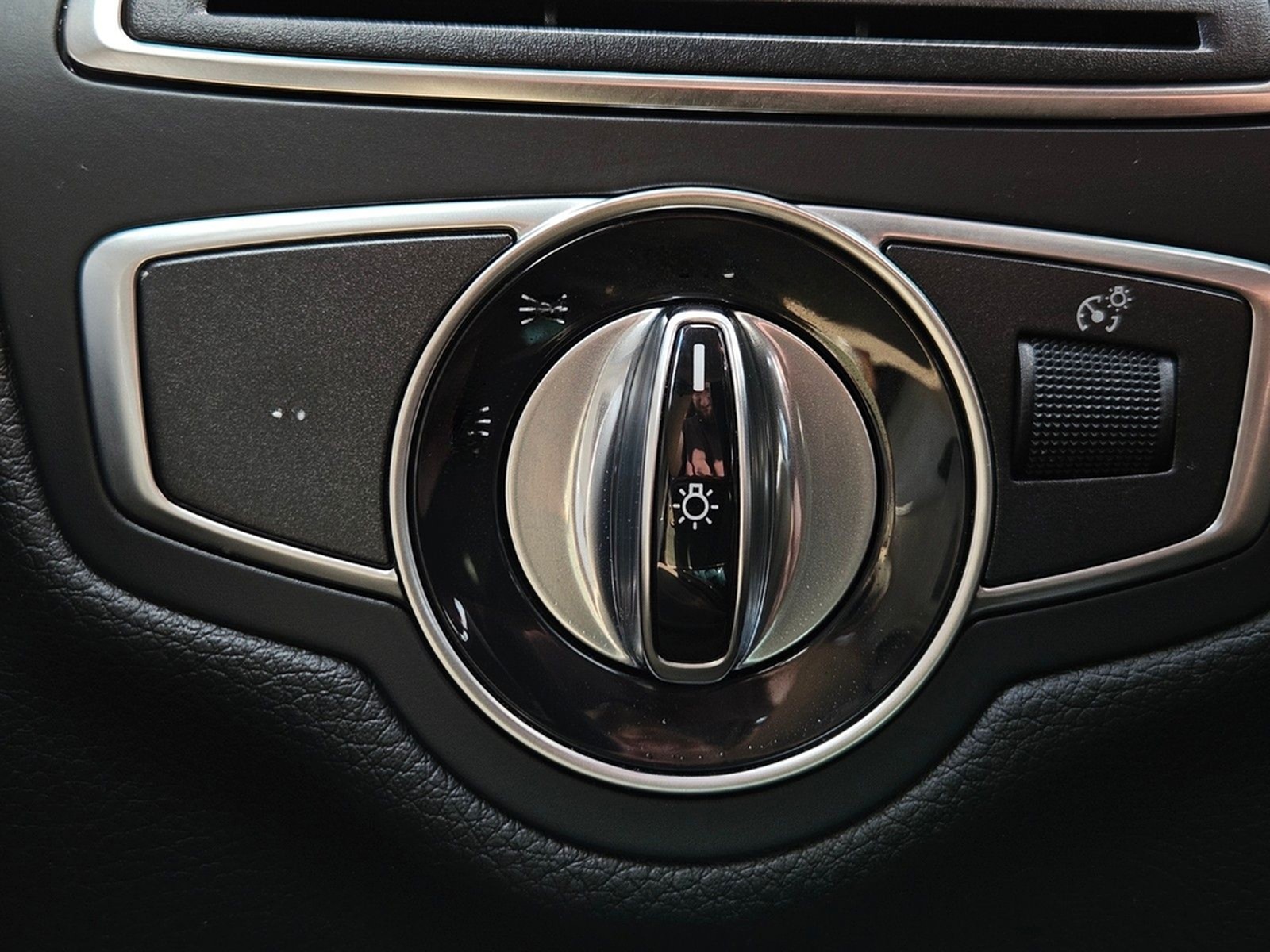 Mercedes-Benz C 400 4Matic Edition 1*LED*Keyless*Designo Innen foto 34