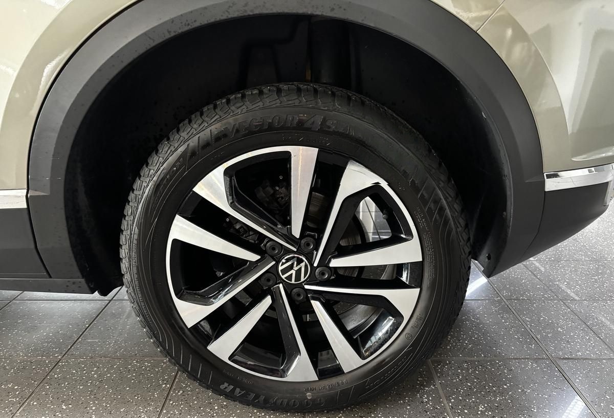 Volkswagen T-Roc 1.5 TSI ACT United ACC Navi CarPlay PDC  foto 17