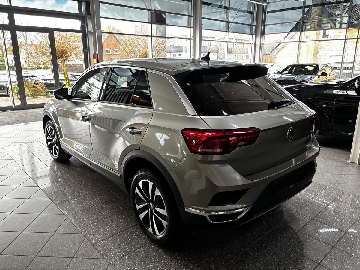 Volkswagen T-Roc 1.5 TSI ACT United ACC Navi CarPlay PDC  foto 7