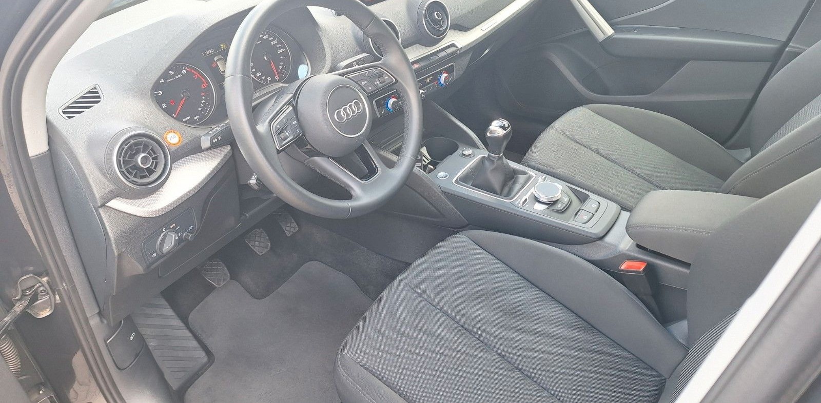 Audi Q2 30 TFSI Navi,Kamera,LED,Tempo, foto 12