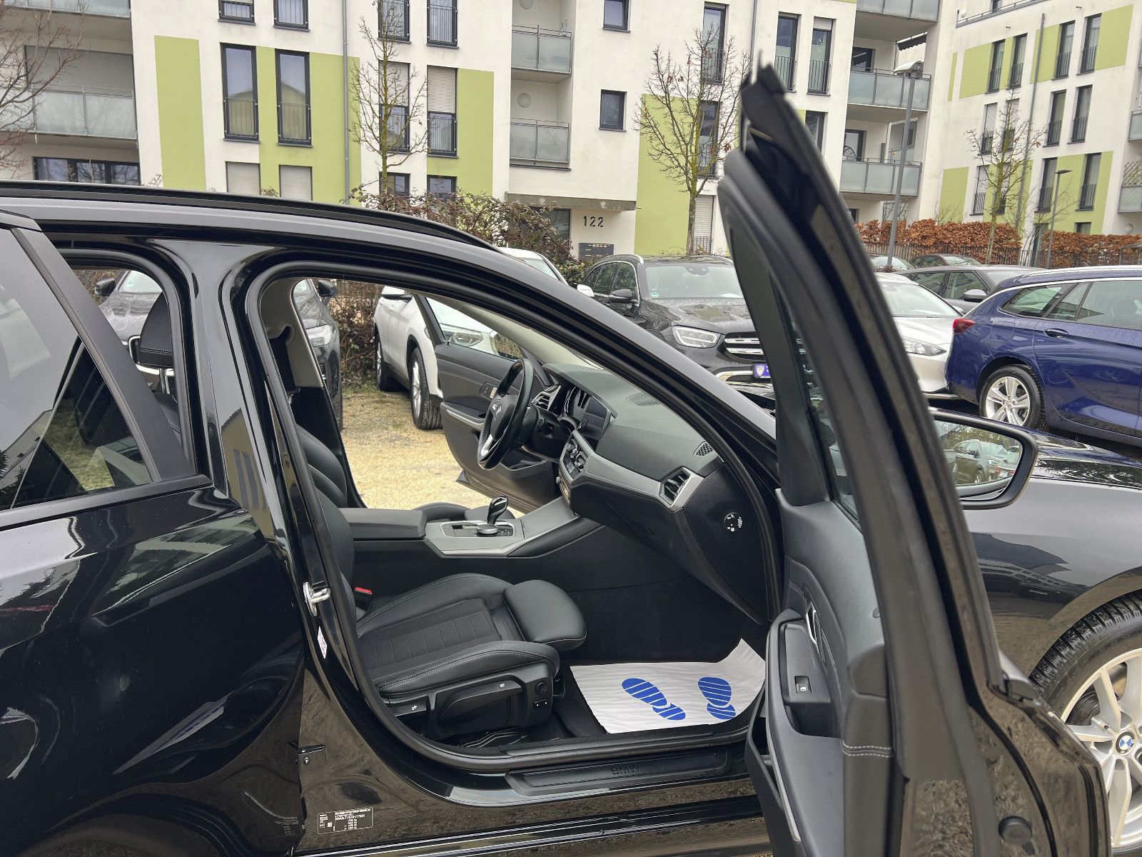 BMW 320 d Touring xDrive Advantage TOTWINKEL+LEDER foto 12